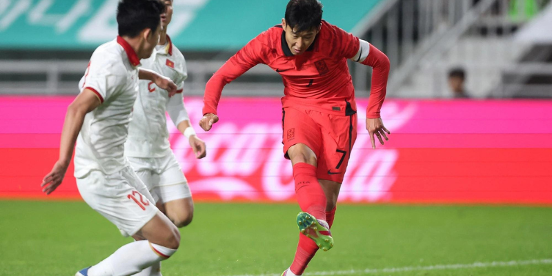 Bàn thắng của cầu thủ Son Heung-min bứt phá 73 mét ghi bàn